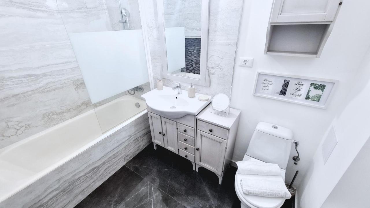 Spacious 5* Luxury In Historic Center Free Parking Cluj-Napoca Exterior foto